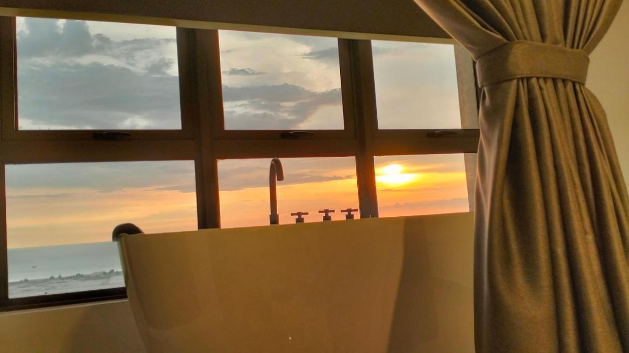 New Stylish Seaview Bali Residences Near Jonker 4 Pax Apartment