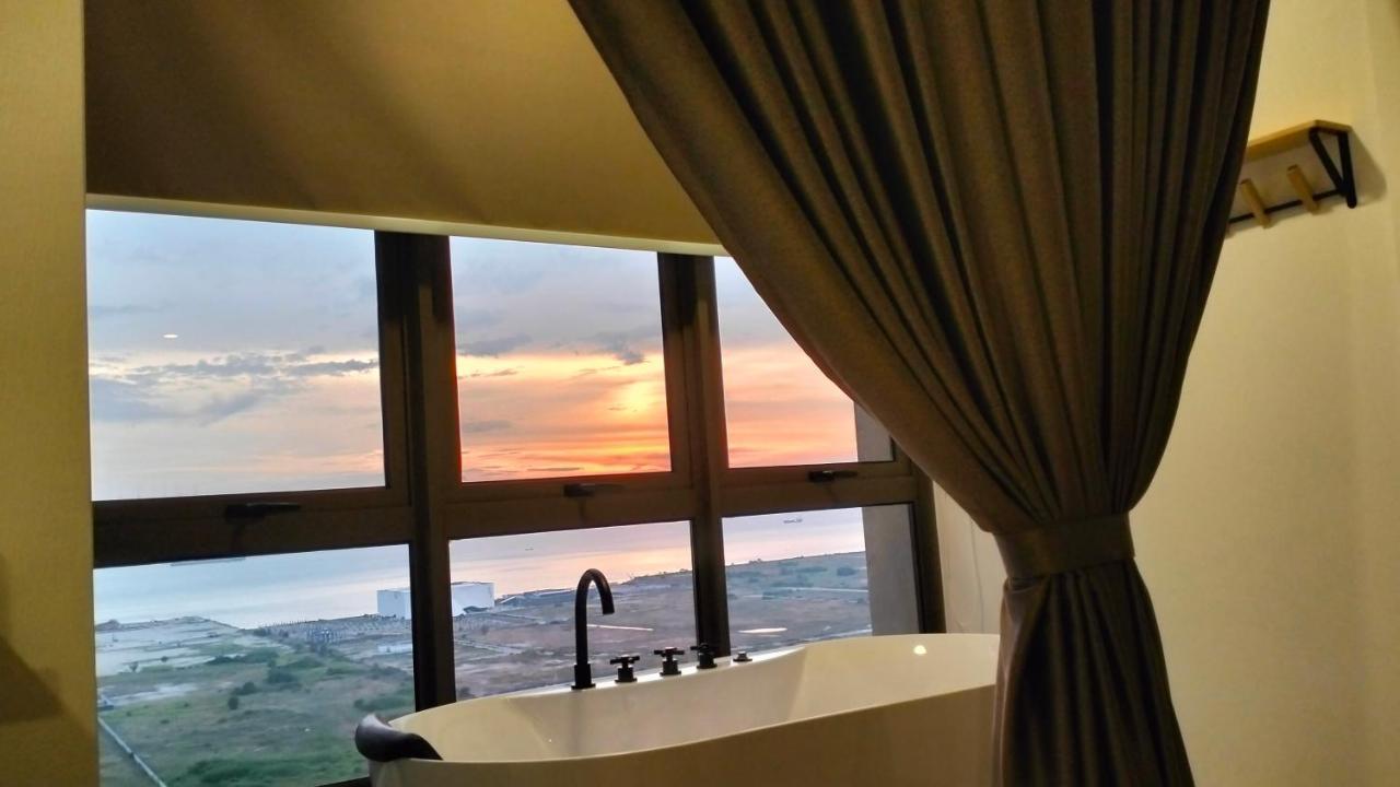 New Stylish Seaview Bali Residences Near Jonker 4 Pax Apartment *