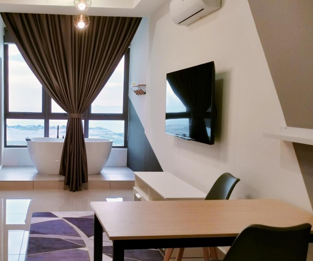 New Stylish Seaview Bali Residences Near Jonker 4 Pax Apartment *