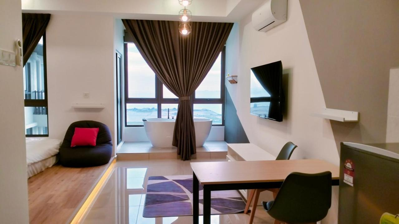 New Stylish Seaview Bali Residences Near Jonker 4 Pax Apartment *