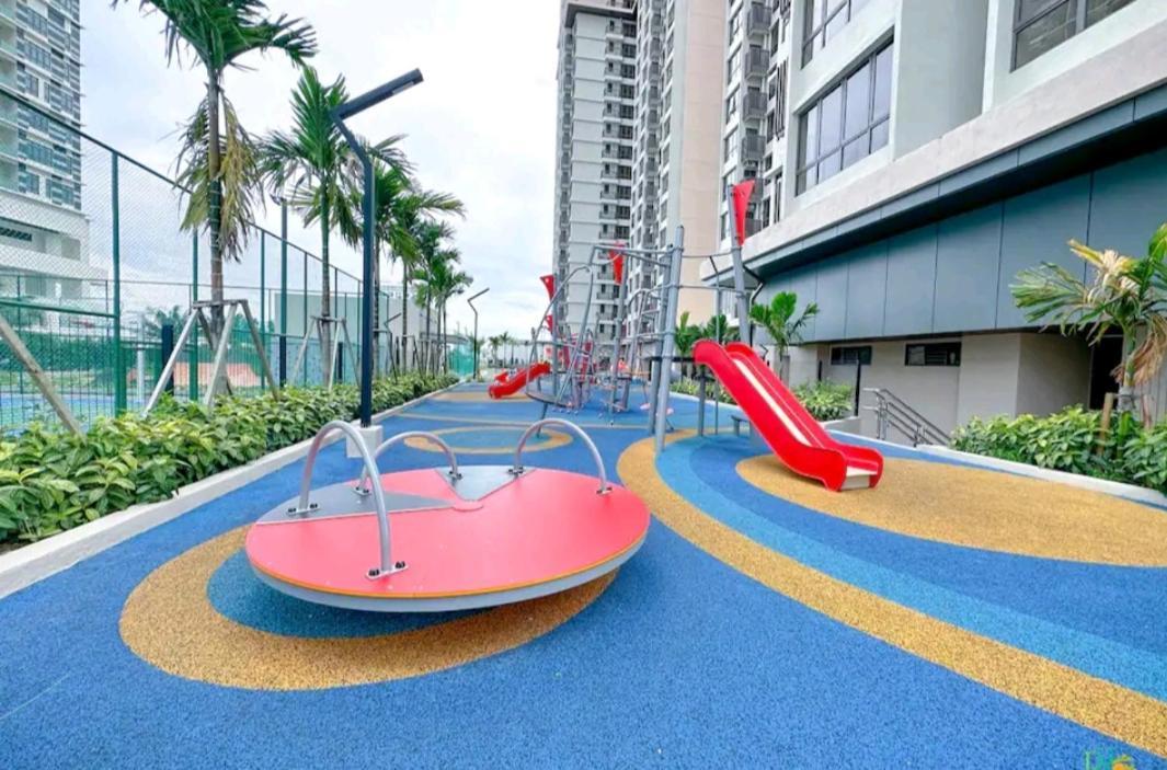 Apartment New Stylish Seaview Bali Residences Near Jonker 4 Pax *