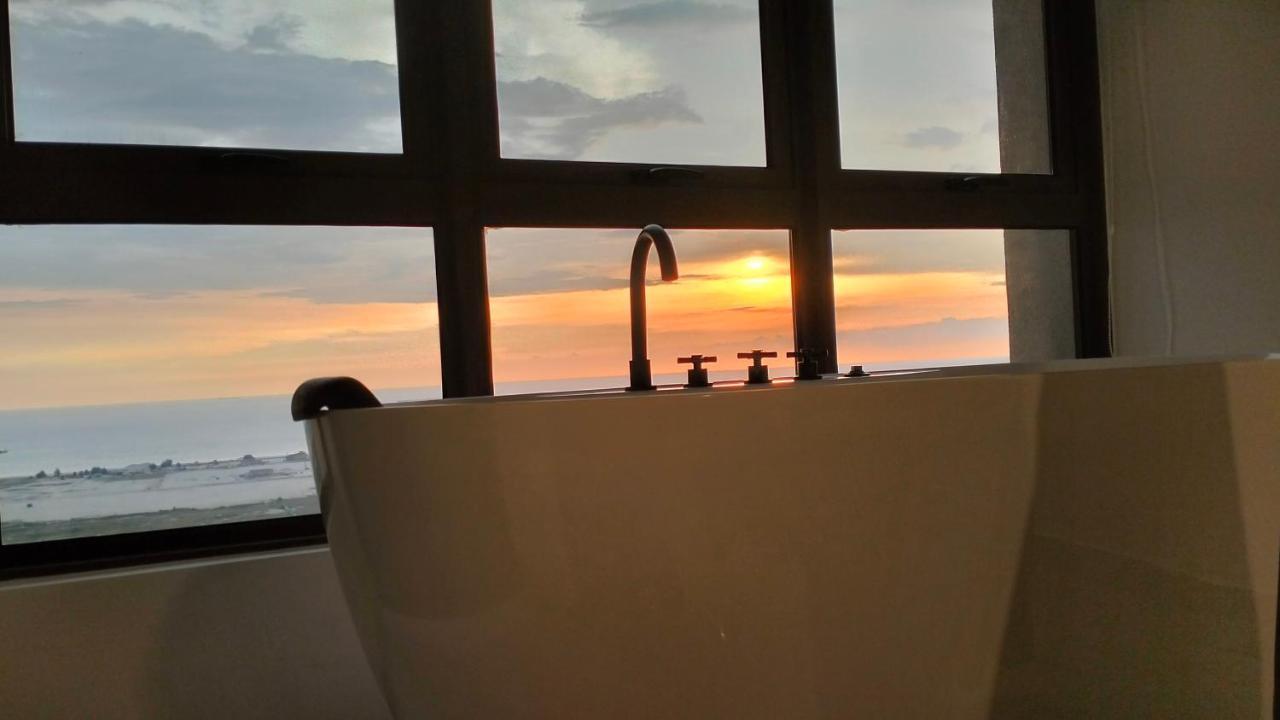 New Stylish Seaview Bali Residences Near Jonker 4 Pax *