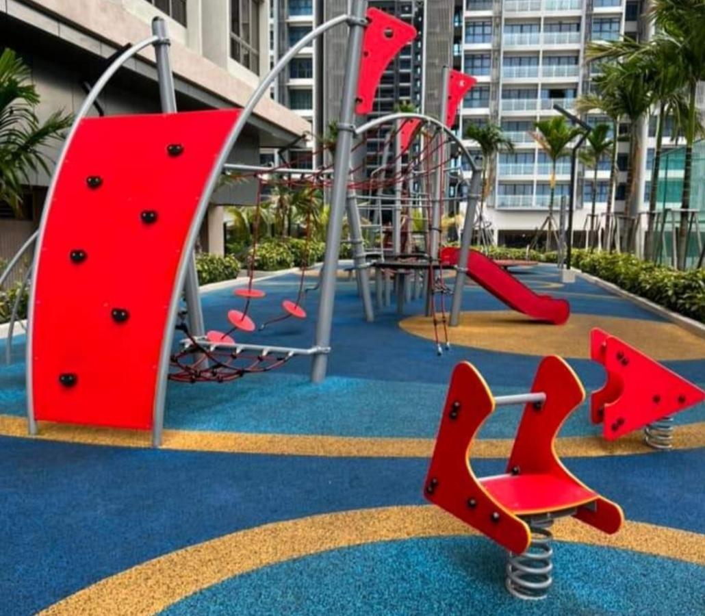 New Stylish Seaview Bali Residences Near Jonker 4 Pax *