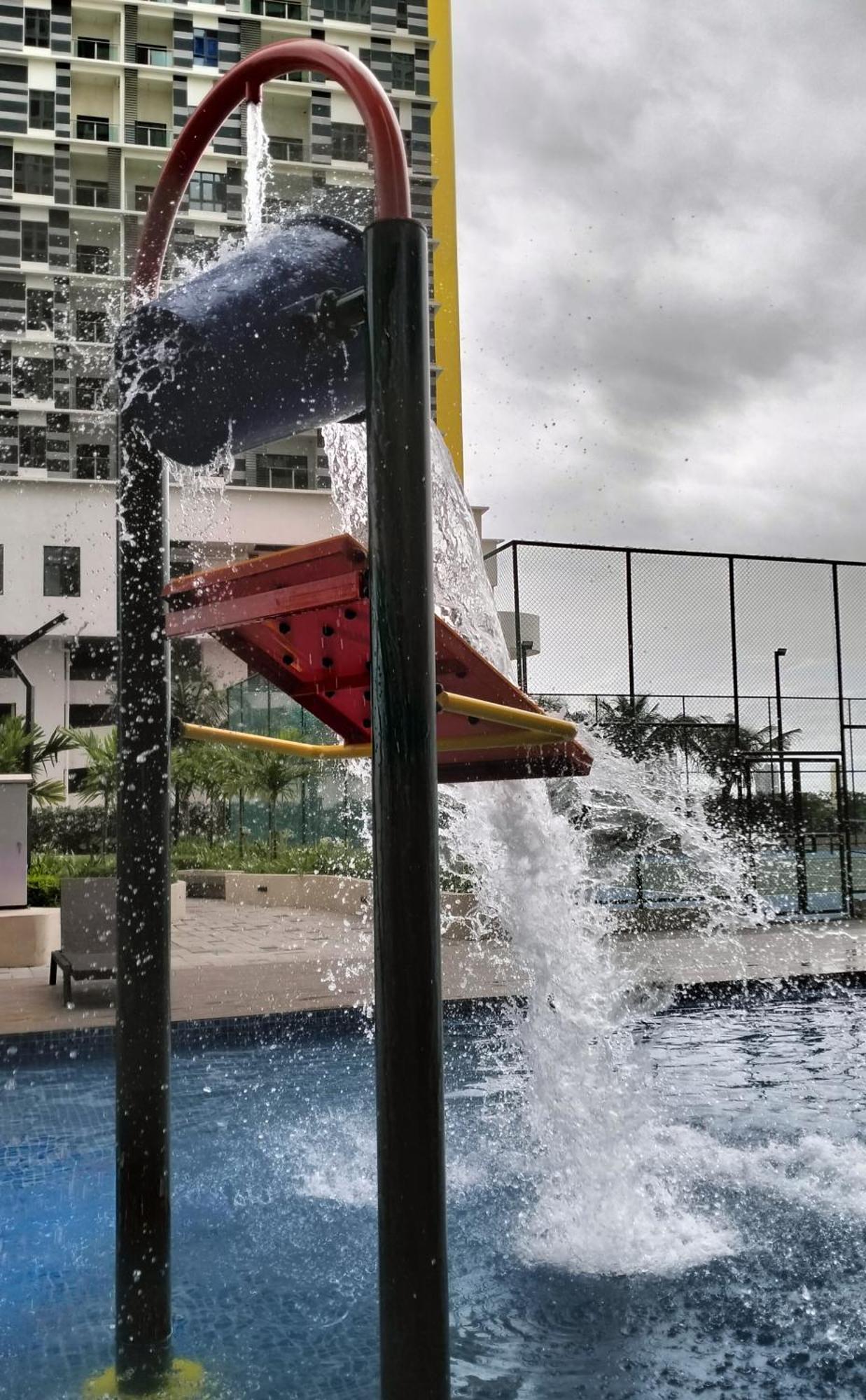 New Stylish Seaview Bali Residences Near Jonker 4 Pax Apartment
